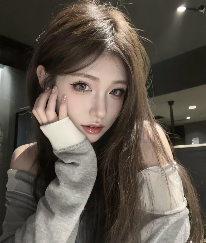 Nhân vật gái 2k6 gây chú ý bằng phong cách đời thường