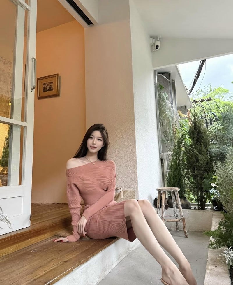 Nhân vật gái xinh 18 tuổi nổi bật với diện hình