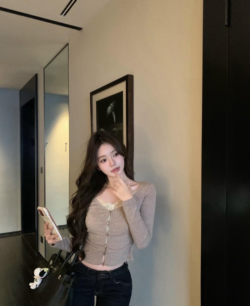 Nhân vật gái xinh 9x gây chú ý nhờ vẻ ngoài chững chạc