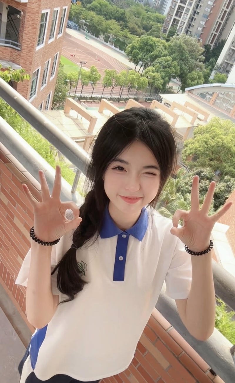 Nhân vật gái xinh cấp 3 nổi bật bởi gương mặt