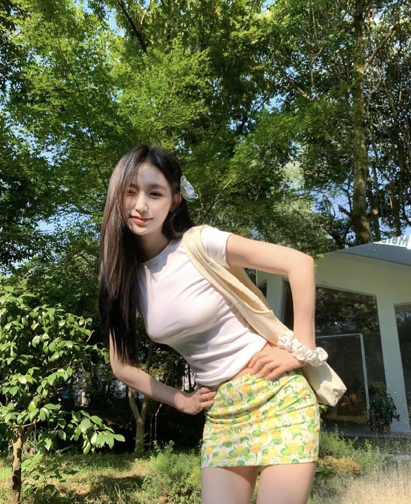 Nụ cười nhẹ nhàng của gái xinh 2k5
