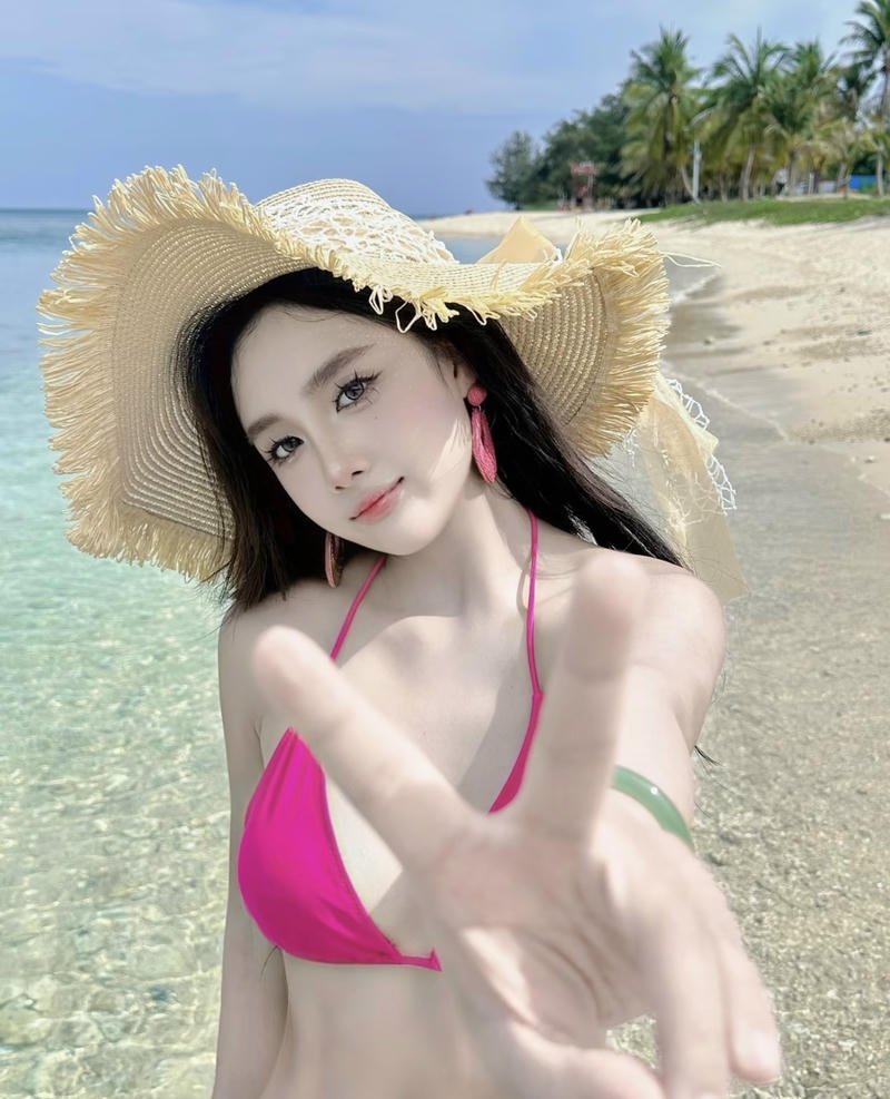 Thần sắc tươi tắn giúp ảnh gái xinh 2k2 thêm cuốn hút