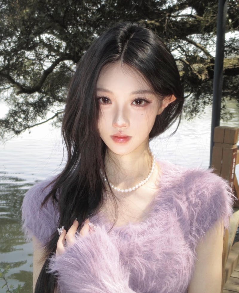 Thần thái rạng rỡ của gái xinh 2k5