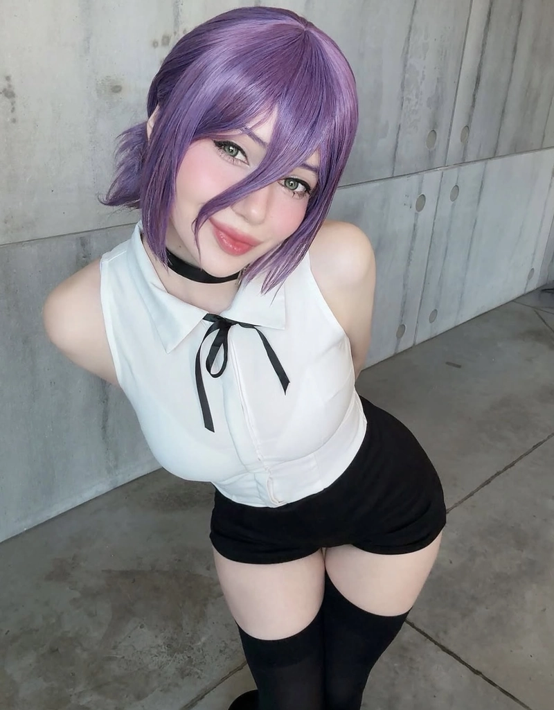 alina becker cosplay gây chú ý bởi nhan sắc và thần thái