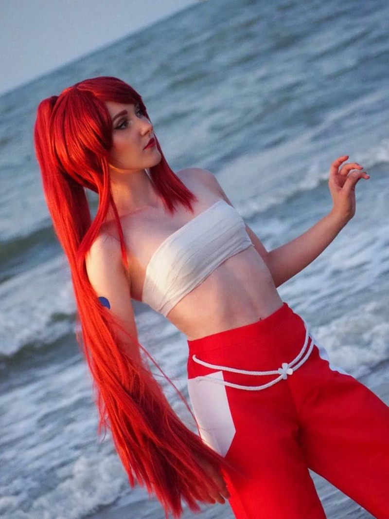 ảnh cosplay erza với visual mạnh mẽ đầy cá tính