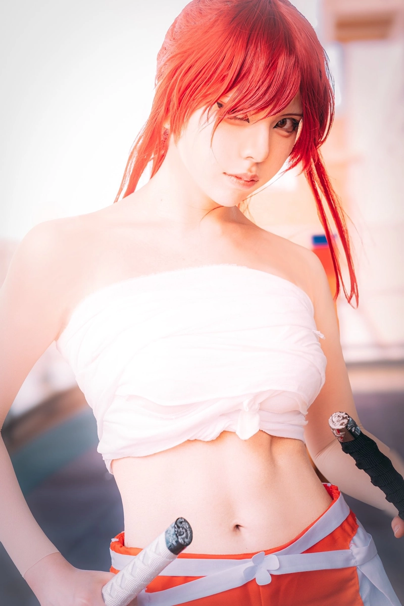 cosplay erza tái hiện nhân vật chuẩn phong cách anime