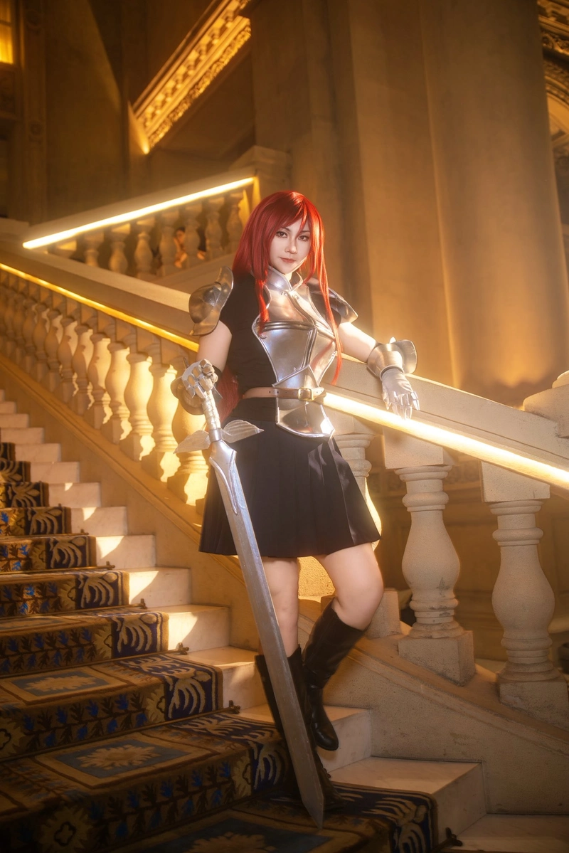 cosplay erza thu hút với thần thái tự tin cuốn hút