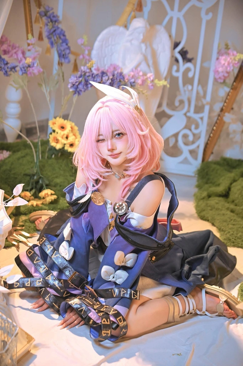 cosplay nguyễn thị hà vi trong ảnh đầy cuốn hút