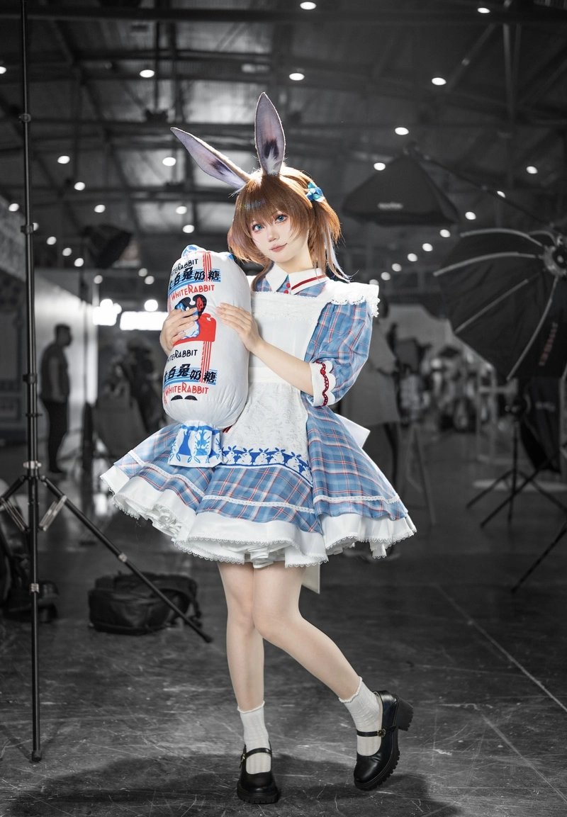gái đẹp cosplay thỏ mang vẻ đẹp ngọt ngào nổi bật