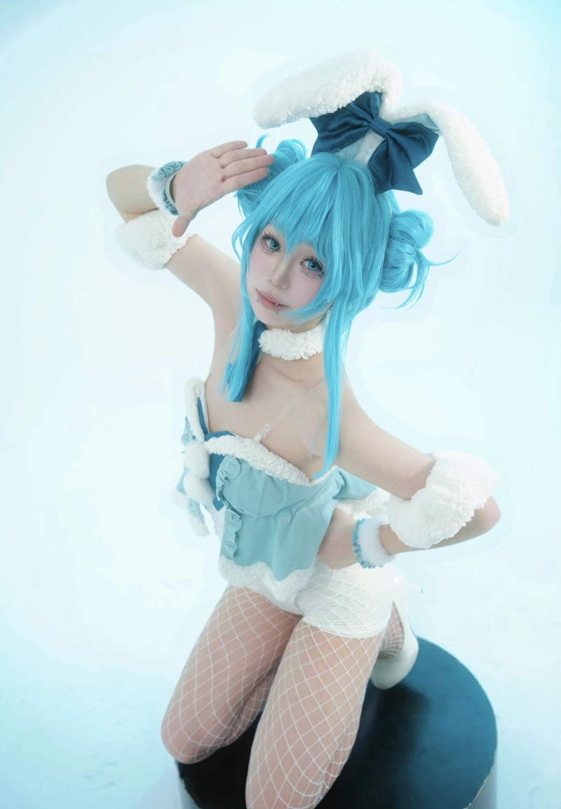 gái xinh cosplay thỏ trong bộ ảnh đầy màu sắc