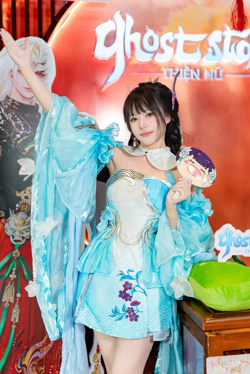 hình ảnh nguyễn thị hà vi cosplay sự kiệnt
