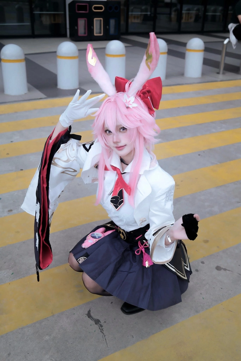 hình ảnh nguyễn thị hà vi cosplay thỏ hồng xinh