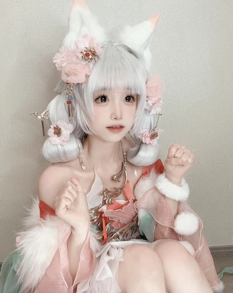 hình gái xinh cosplay cáo mang vẻ đẹp ngây thơ