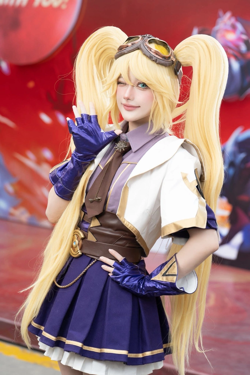 hình nguyễn thị hà vi cosplay mang thần thái cuốn hút