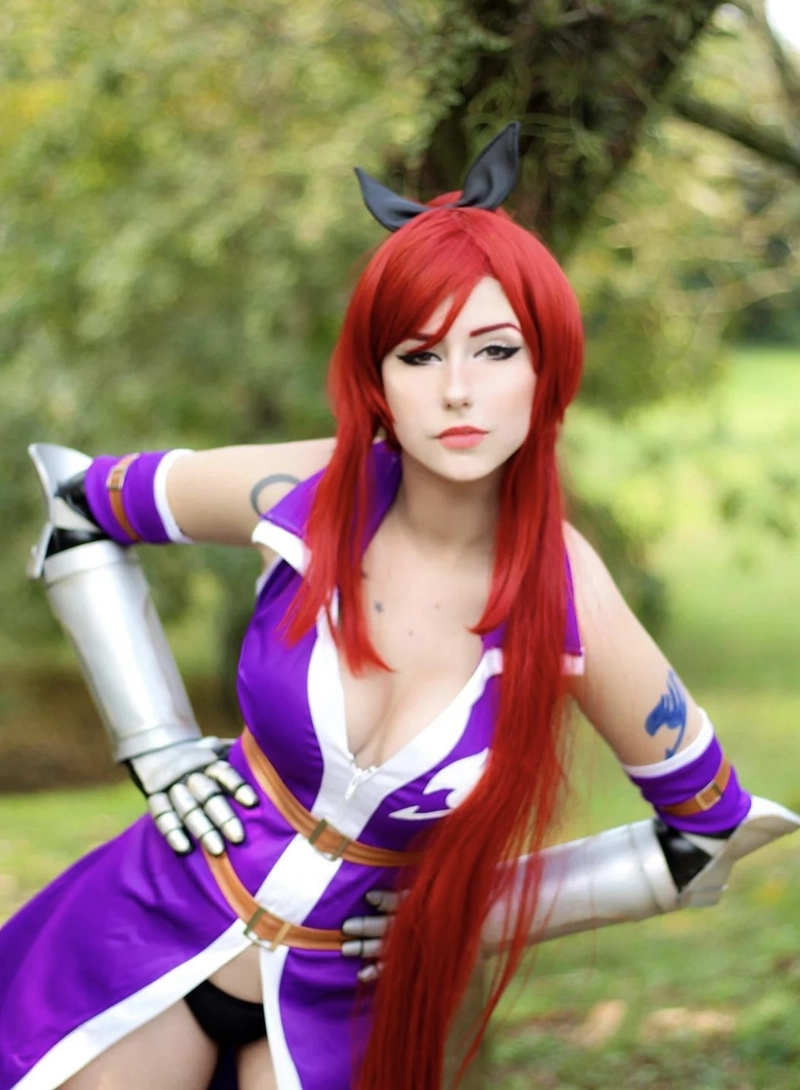 hotgirl cosplay erza trong bộ ảnh cosplay đầy ấn tượng