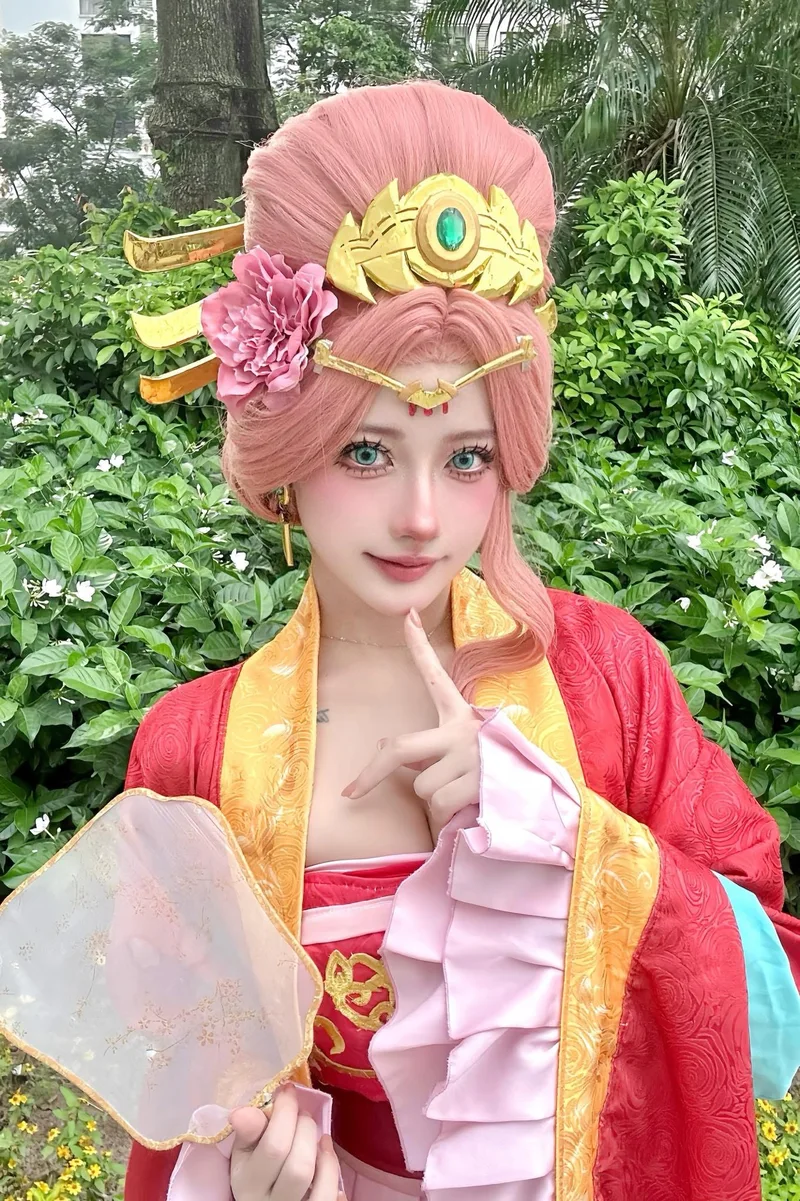 hotgirl nguyễn thị hà vi cosplay trung quốc
