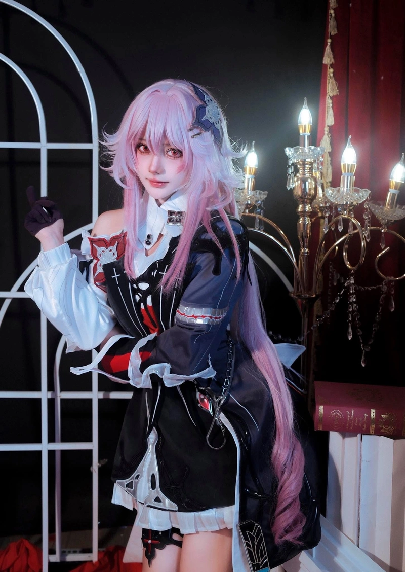 hotgirl nguyễn thị hà vi cosplay với tạo hình dễ thương