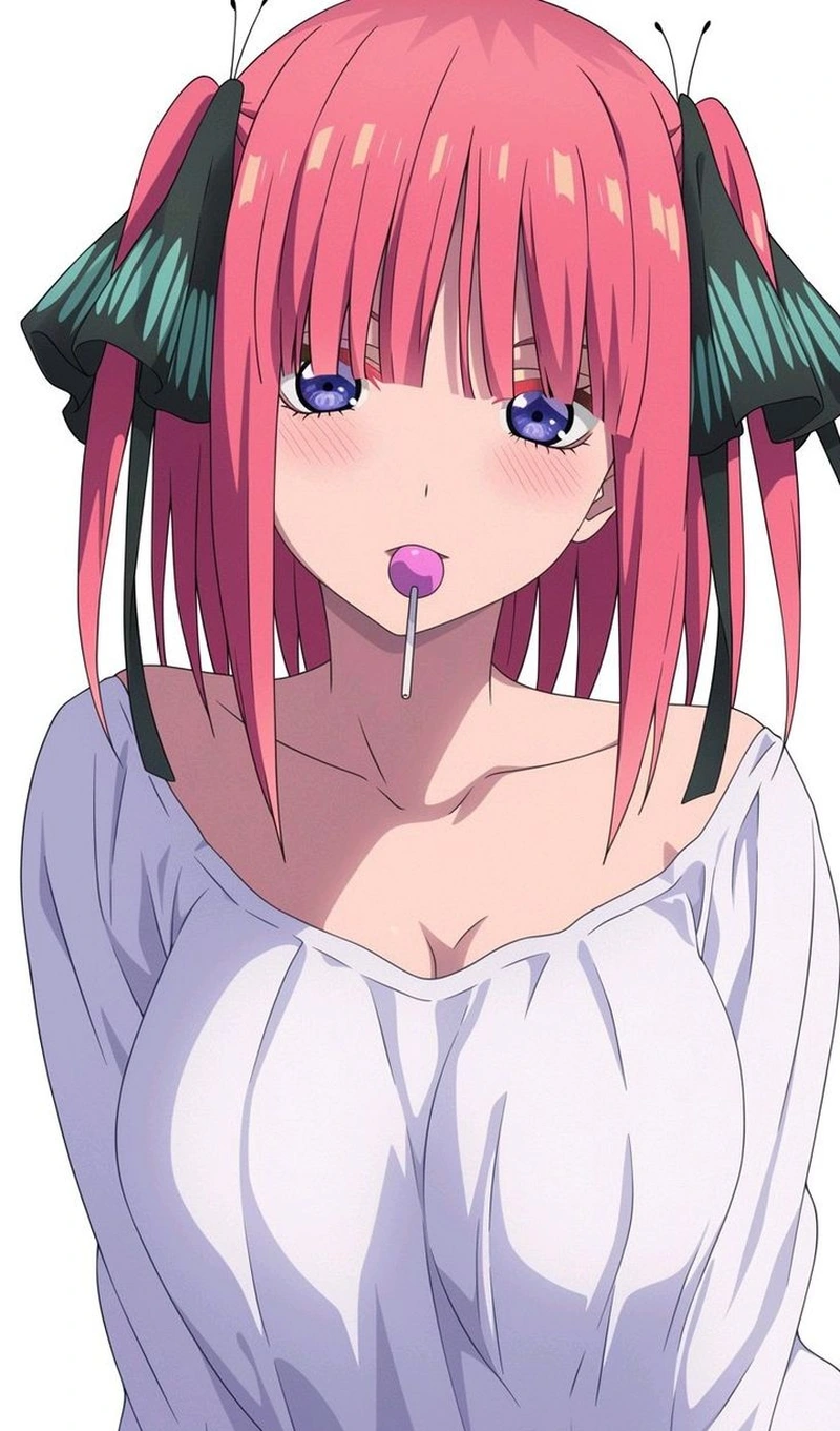 Khoảnh khắc Nino Nakano cười tươi trong thế giới anime Nhật