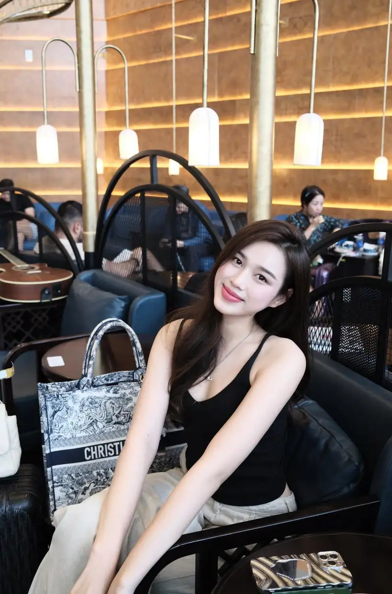 đỗ thị hà bikini khoe đường cong thanh lịch nổi bật