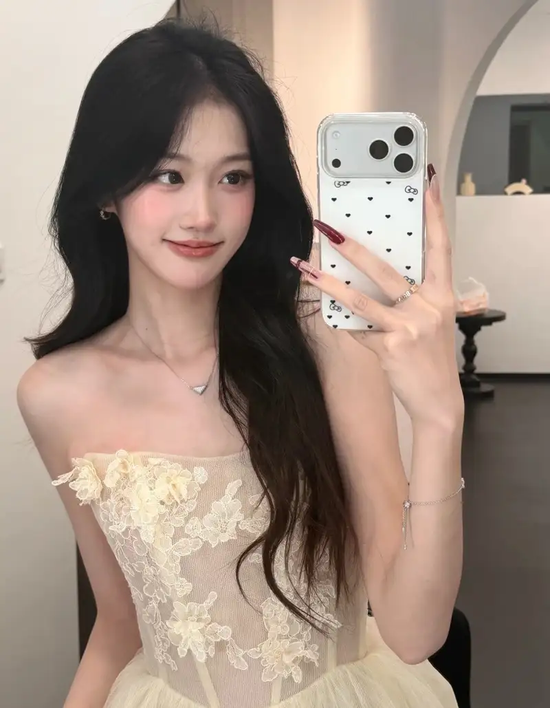 hot trend ảnh gái xinh tự sướng hiện nay
