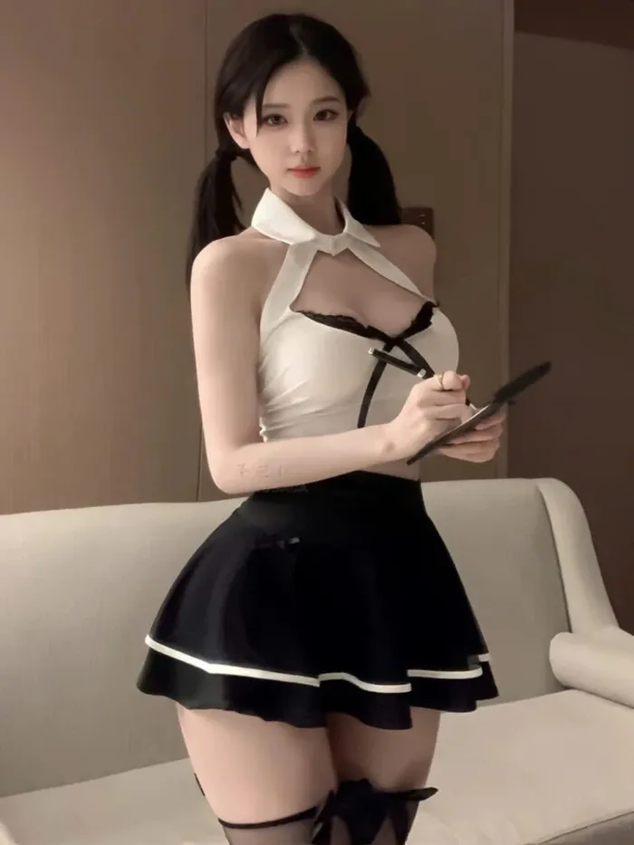 Cosplay thư ký nude khoe ngực to nóng bỏng